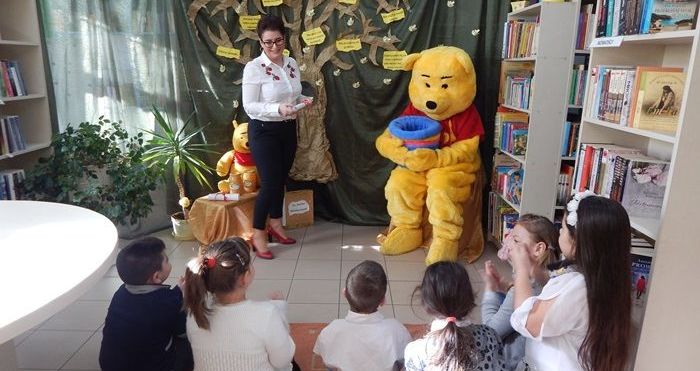 "Przygoda w Stumilowym Lesie", czyli pasowanie na czytelnika w Stanowicach 