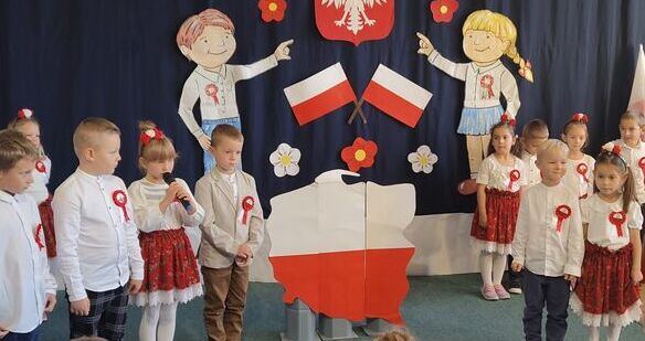 Narodowe Święto Niepodległości w Publicznym Przedszkolu nr 4 im. Pszczółki Mai 
w Strzegomiu