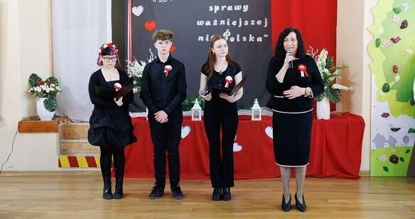 Nie ma sprawy ważniejszej niż Polska – akademia z okazji Narodowego Święta Niepodległości w ZSP w Jaroszowie