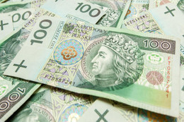 Na zdjęciu banknoty stuzłotowe