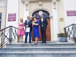 Zdjęcie Pary Jubileuszowej z osobami towarzyszącymi