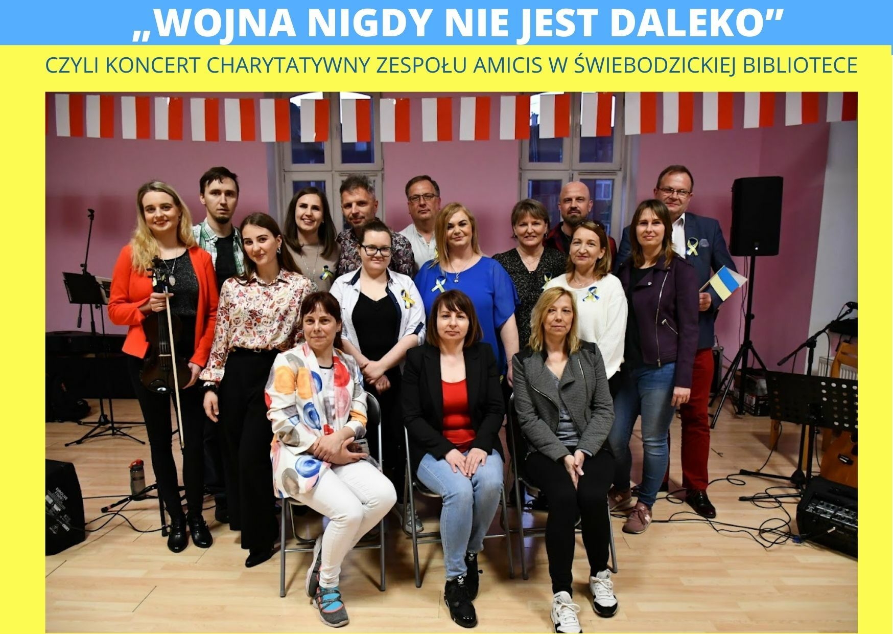 zdjęcie grupowe z zespołem Amicis