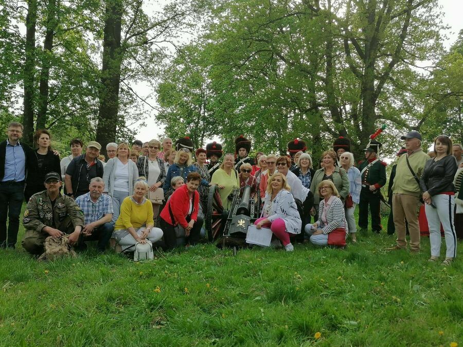 zdjęcie grupowe uczestników w Strudze