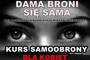 Dama Broni się Sama