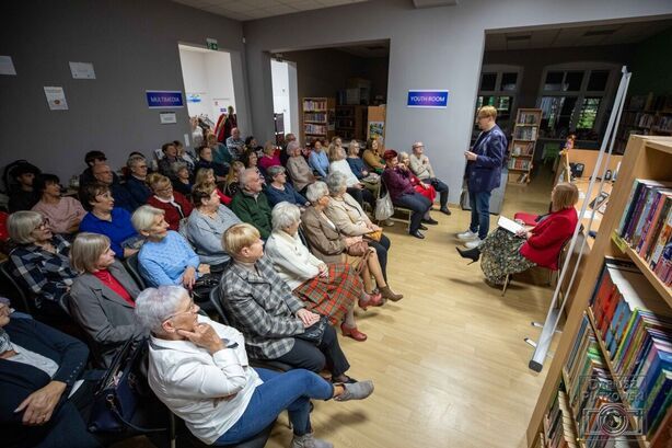 Mistrz komedii kryminalnej w świebodzickiej bibliotece