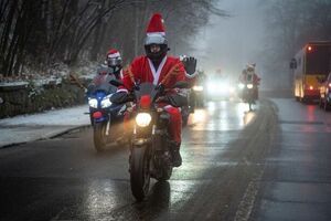 Gmina Świebodzice wspiera akcję MotoMikołajki