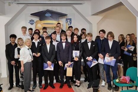 Uroczyste pożegnanie maturzystów w Zespole Szkół w Świebodzicach