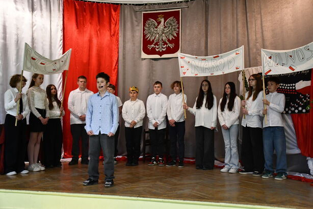 Obchody rocznicy Konstytucji 3 Maja w Szkole Podstawowej Nr 1