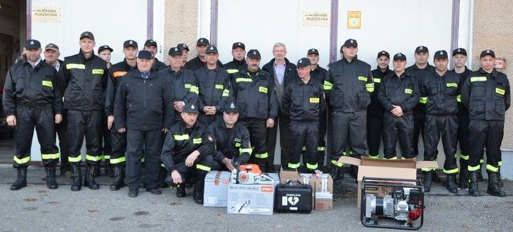 Przekazanie zakupionych urządzeń i wyposażenia Ochotniczym Strażom Pożarnym z terenu gminy Trzydnik Duży
