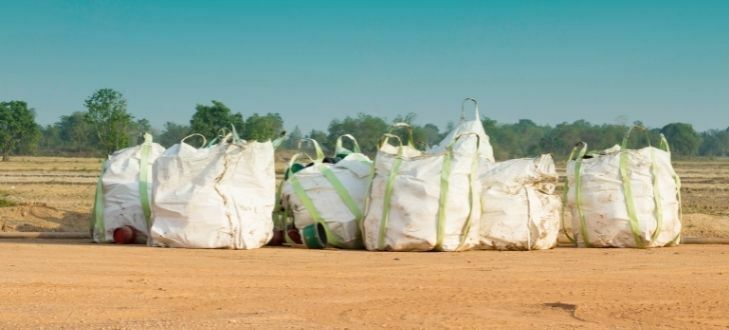 Worki na odpady typu big bag.