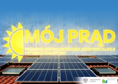Panele fotowoltaiczne i napis Mój PRĄD z logotypami dofinansowania