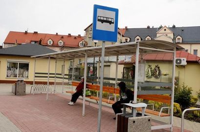 Przystanek autobusowy przy ul. Dworcowej w Żarowie
