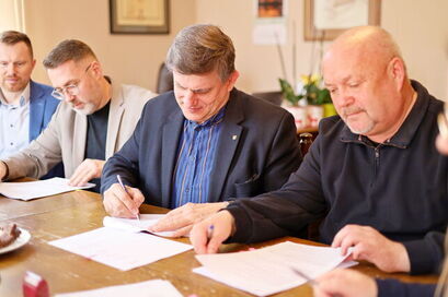 Umowa na przebudowę drogi w Mrowinach podpisana