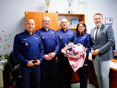 Podziękowania za współpracę dla Katarzyny Wilk i gratulacje dla nowego Komendanta Komisariatu Policji w Żarowie