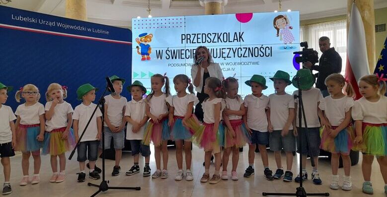Grupa ,,Elfiki" na uroczystej gali podsumowującej IV edycję pilotażu programu
