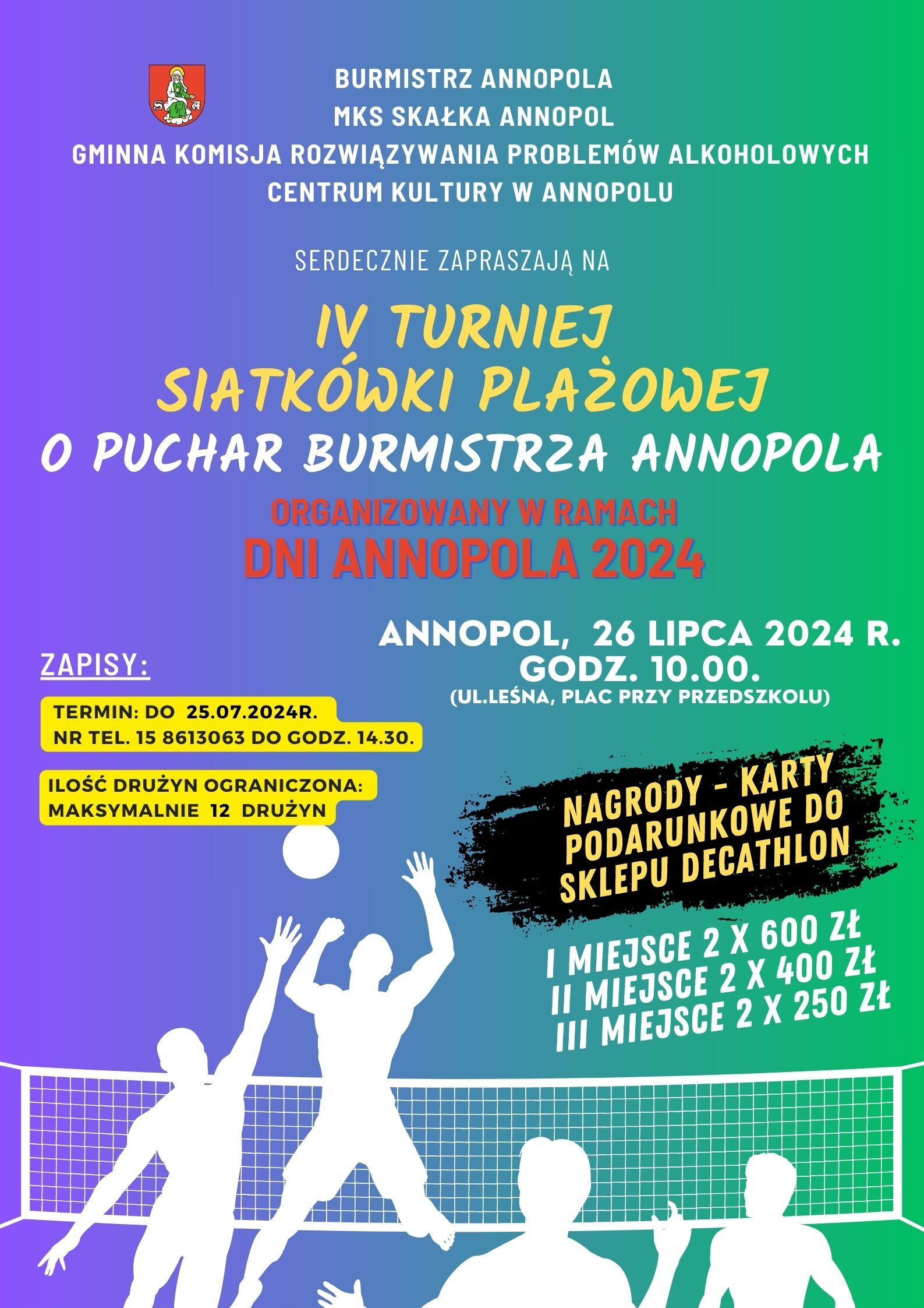 Plakat informacyjny o turnieju siatkówki plażowej o Puchar Burmistrza Annopola, z datą, miejscem, zapisami i nagrodami, z grafiką sylwetek grających w siatkówkę na tle gradientu.