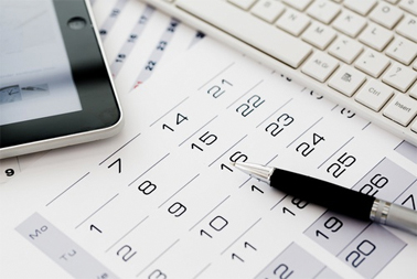 telefon i długopis na kalendarzu