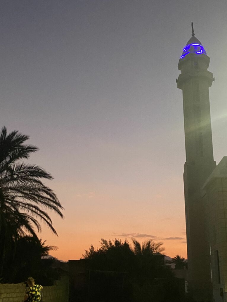 Cudownie było mieszkać przy meczecie.