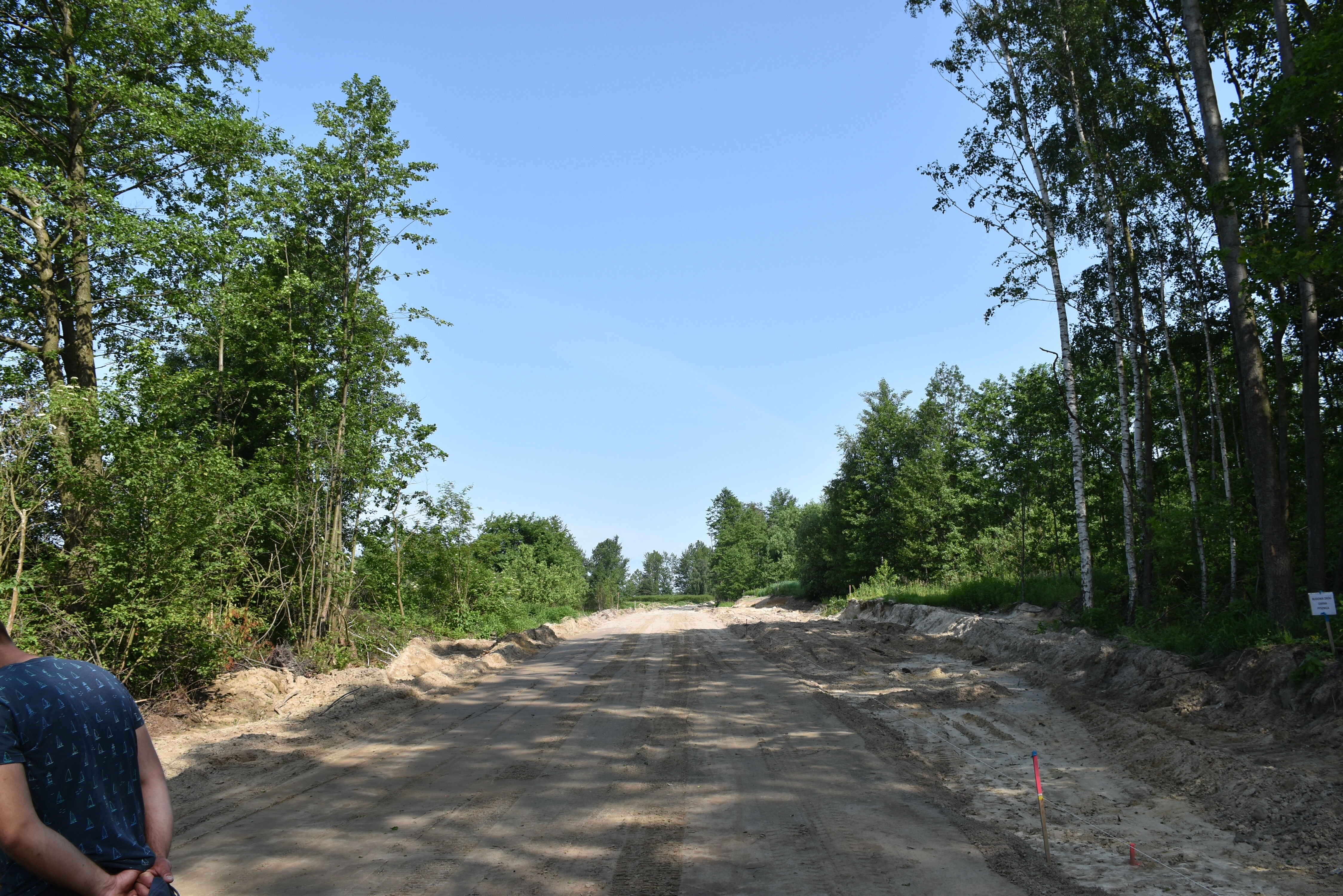 Budowa i rozbudowa ciągu dróg gminnych pomiędzy miejscowościami Dąbrówka i Potok Górny
