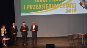 W poszukiwaniu pracy i pracowników