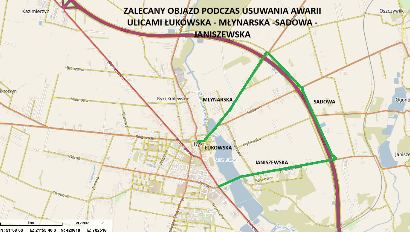 Mapka przedstawia rekomendowany objazd uwzględniający ulice Łukowską, Młynarską, Sadową i Janiszewską. Drogi zaznaczone są kolorami wskazującymi trasę objazdu w kontekście usuwania awarii.