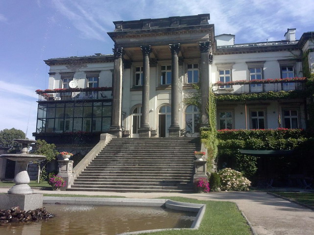Pałac w Morawie.
